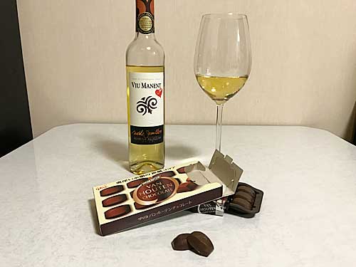 ヴュー・マネント ノーブル・セミヨン 2015とバンホーテンのチョコ