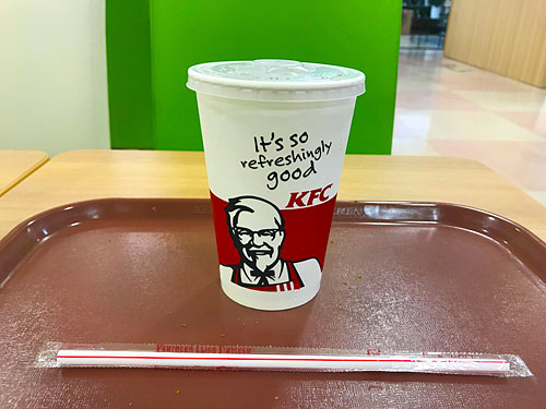 ケンタッキーフライドチキン　コーラ