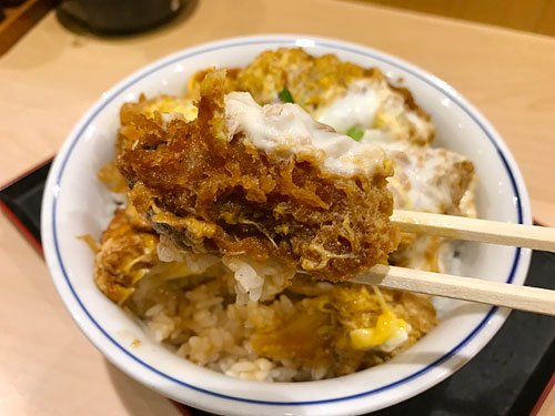 カキフライ丼のごはん