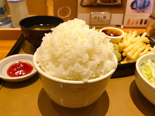 やよい軒の大盛りごはん