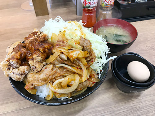 伝説のすた丼屋　豪快すたみな唐揚げ牛焼肉合盛り丼