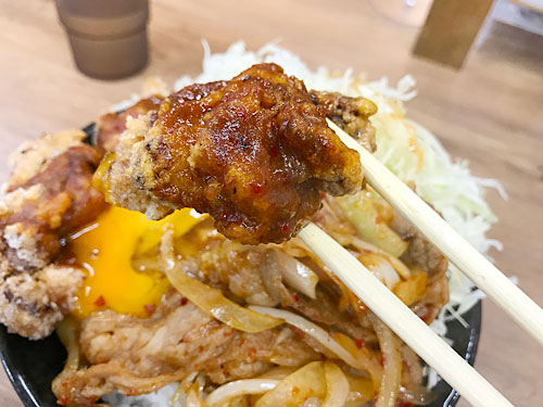 豪快すたみな唐揚げ牛焼肉合盛り丼のすたみな唐揚げ