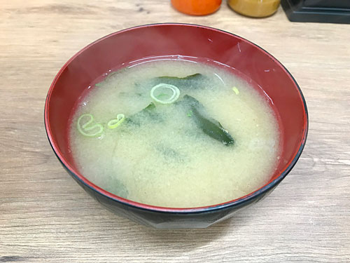 伝説のすた丼屋　みそ汁