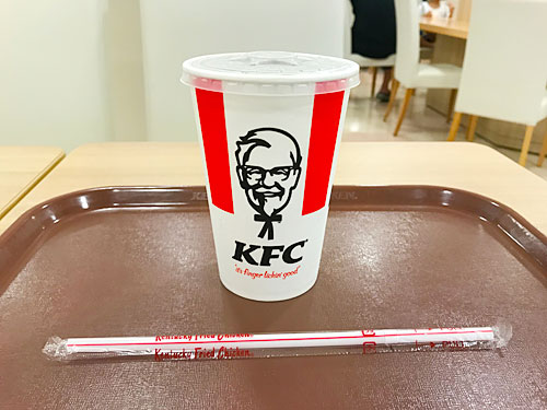 ケンタッキーフライドチキン　コーラ