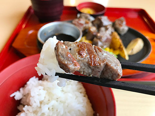 肉とごはん