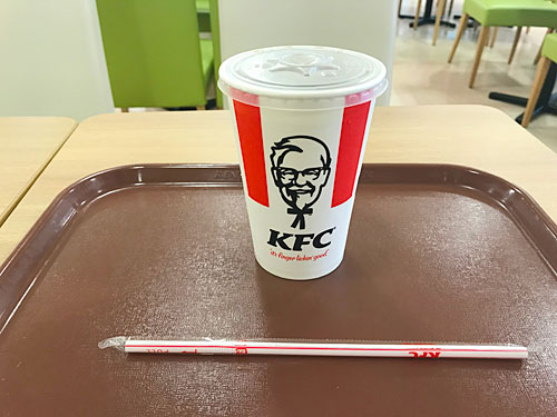 ケンタッキーフライドチキン　コーラ