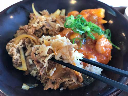 エビチリ牛丼の具とごはん
