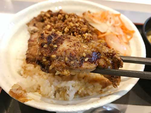 ポークステーキとごはん