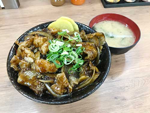 伝説のすた丼屋　炭焼き牛ホルすた丼