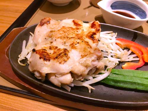 皮なし鶏もも肉のステーキ