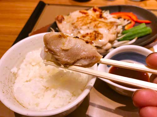 筋肉定食の肉とごはん