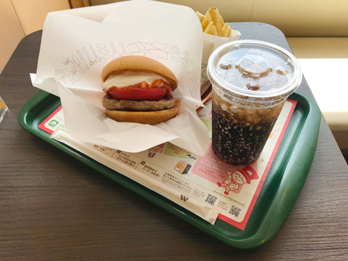 白いモスバーガーとポテトLセット
