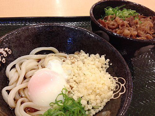 はなまるうどん　うどんと牛肉ごはん