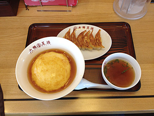 大阪王将　元祖焼餃子とふわとろ天津チャーハン　全景