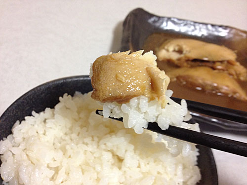 カレイの煮つけをごはんと