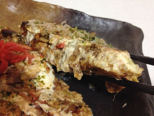 分厚いお好み焼きの生地
