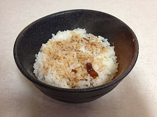 どんぶりにごはん半分