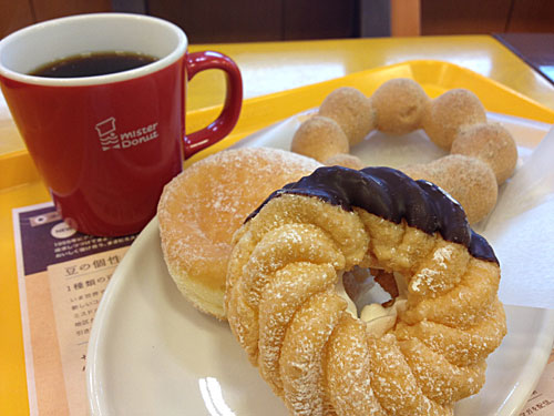 ドーナツ3種とコーヒー