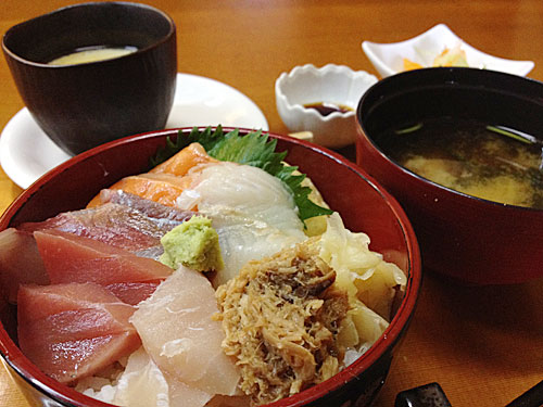 海鮮ちらし丼　アップ