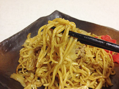キーマカレー焼きそばの麺