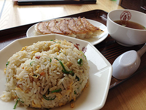 大阪王将　五目炒飯と元祖焼き餃子　アップ