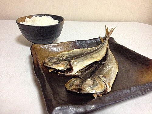 アジの干物とごはん