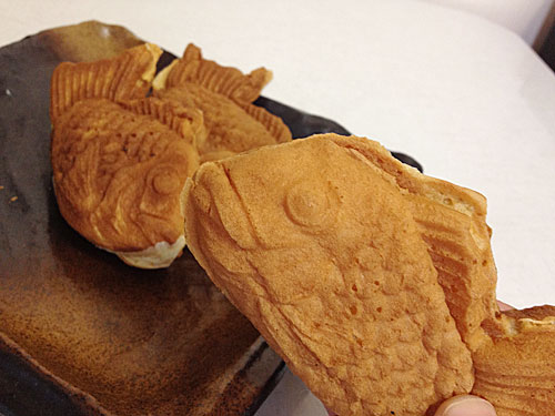鯛焼きをぱくり