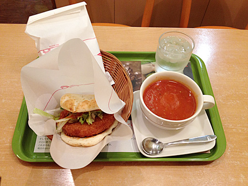 モスバーガー　海老カツフォカッチャ＋モスチキンセット＋タコと野菜のトマトクリームスープ