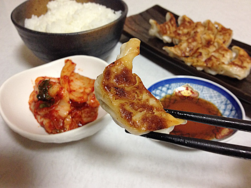 ギョーザ＆キムチをごはんと一緒に