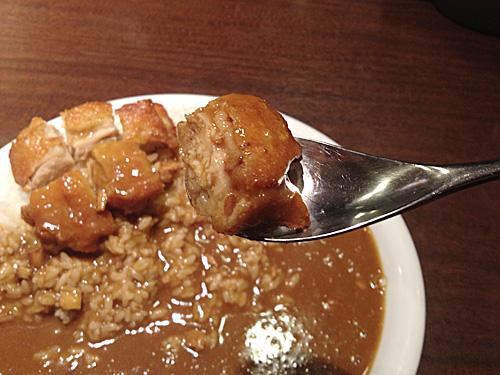 パリパリチキンをひと切れ