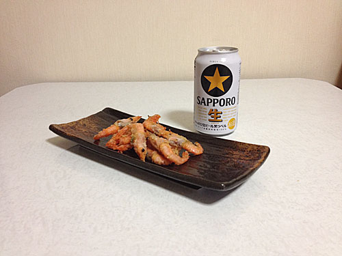 エビの唐揚げとサッポロ黒ラベル