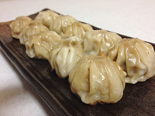 黒にんにく餃子　アップ
