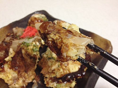 お好み焼きをひと切れ