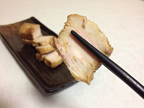 豚の角煮をひと切れ
