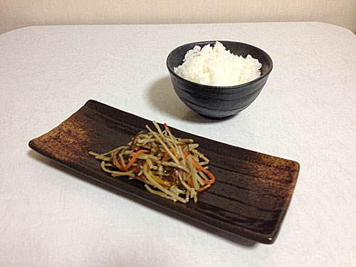 きんぴらごぼうとごはん