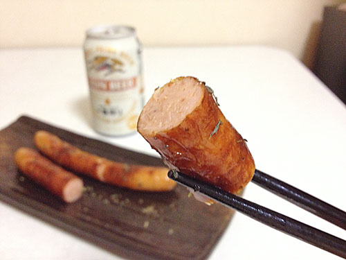 一番搾りとペッパーソーセージ