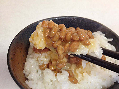 納豆とごはんを一緒に