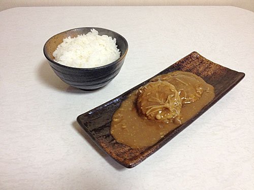 煮込みハンバーグとごはん