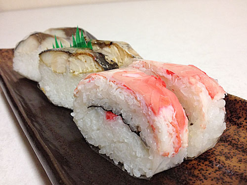 カニ寿司＋焼きサバ寿司＋〆サバ寿司　アップ