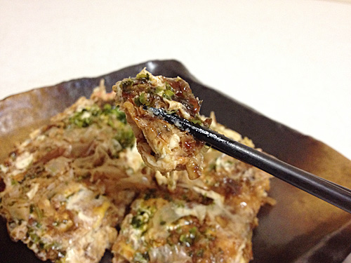 お好み焼きをひと切れ