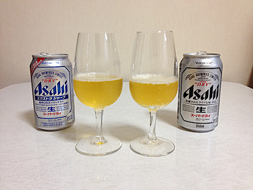 アサヒ スーパードライ ＆ エクストラシャープ 色の比較