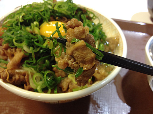 ねぎ玉牛丼のお肉