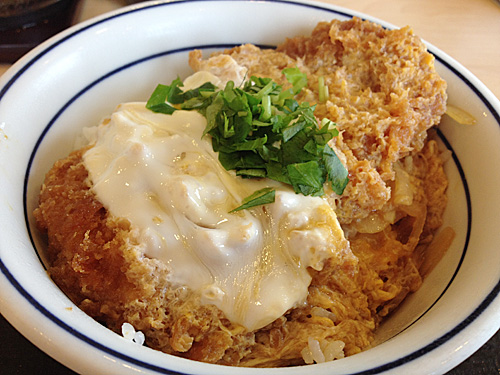 かつや　カツ丼（梅）　アップ