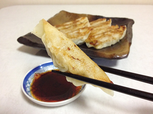 ジャンボ餃子をひと粒