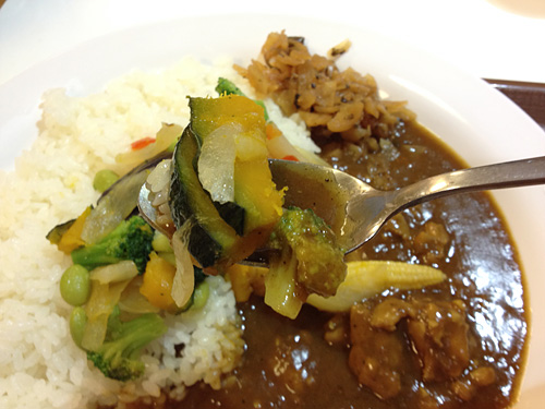 チキンと彩り野菜カレーのトッピング野菜