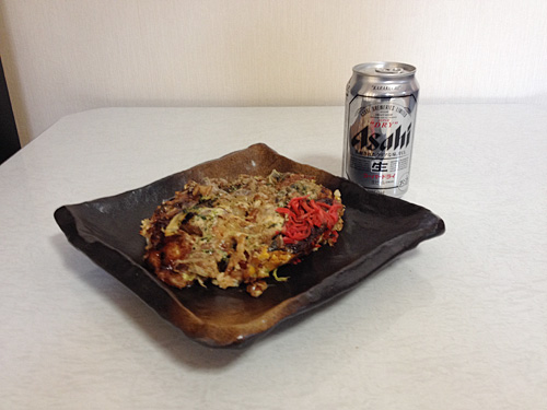 お好み焼きミックスとスーパードライ