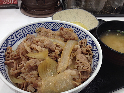 吉野家　牛丼　アップ