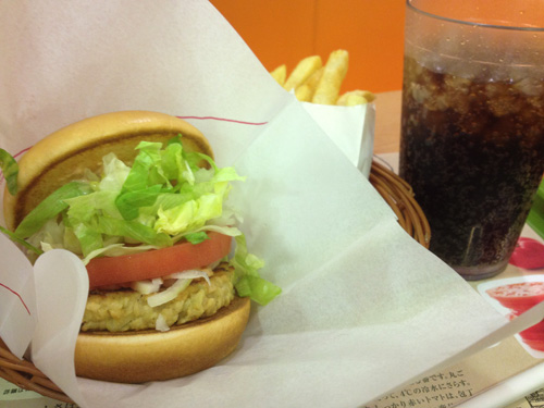 モスバーガー　ソイパティ モス野菜バーガーオーロラソース仕立て　アップ