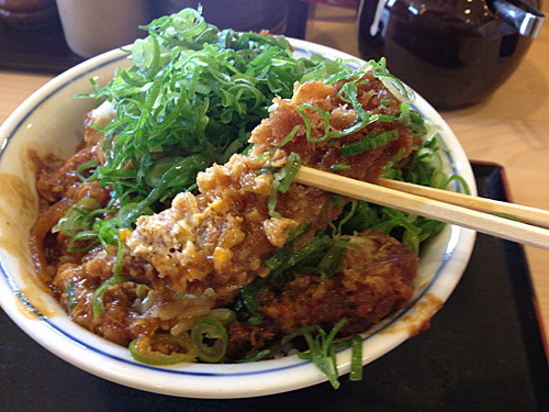ねぎ味噌カツ丼のカツ