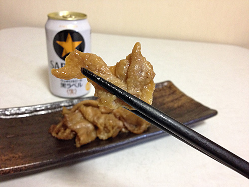 ビールと鶏皮モツ煮